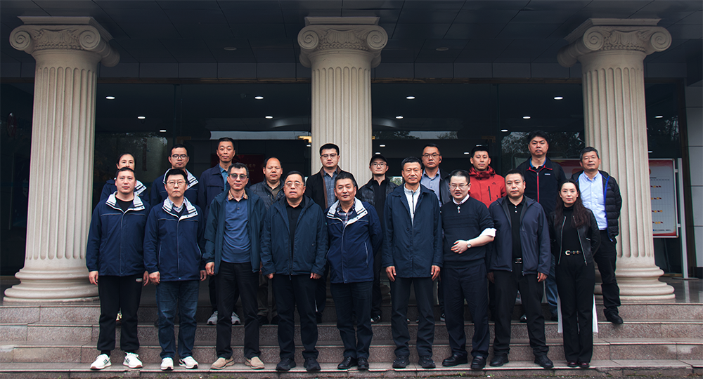 國(guó)鐵集團(tuán)專(zhuān)家組蒞臨維博公司考察調(diào)研